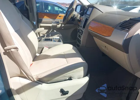 2010 Chrysler Town & Country Limited из США, поврежденный, VIN 2A4RR6DX5AR138075